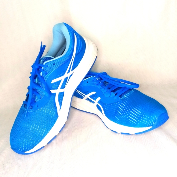 sepatu asics sneakers